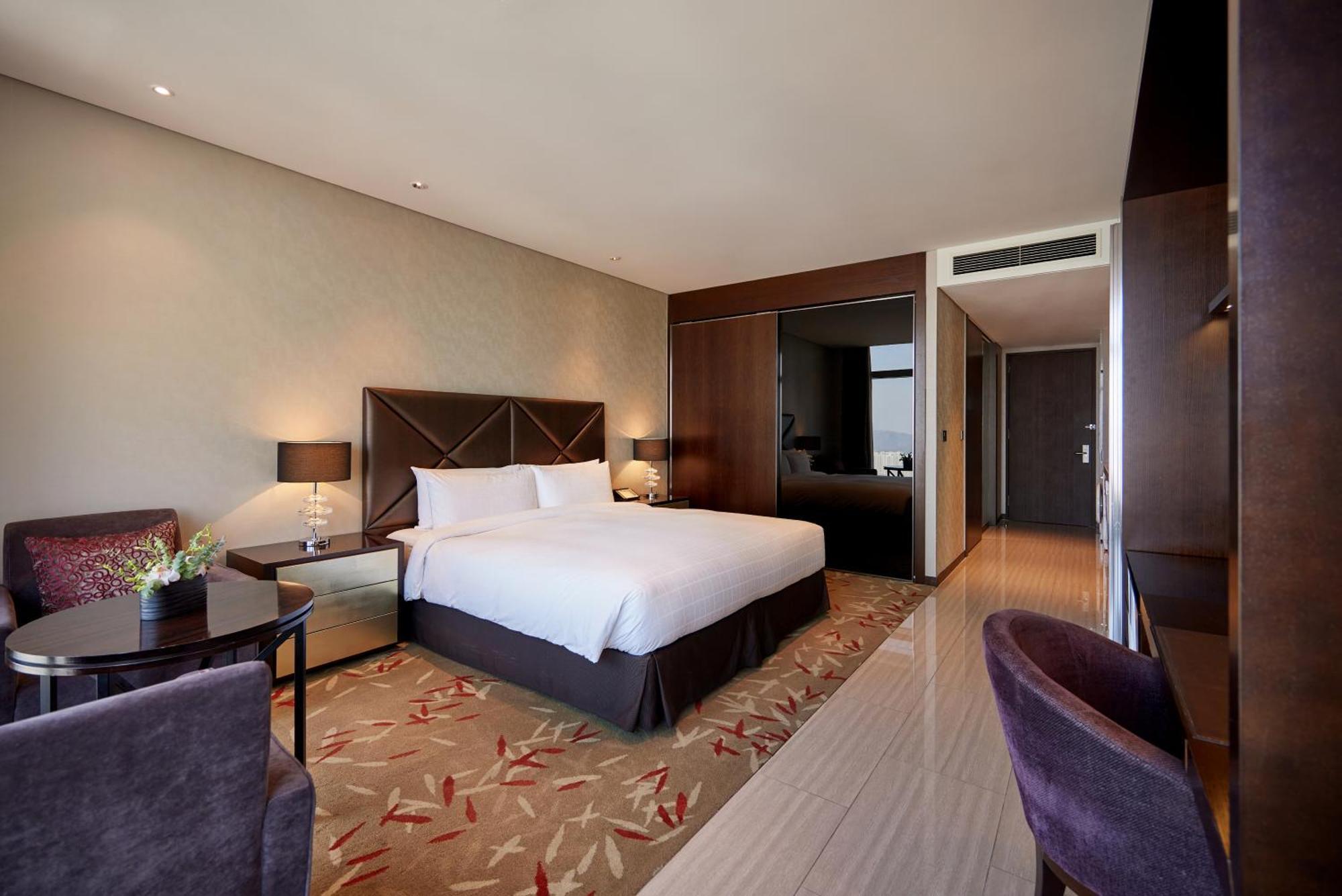 Апарт отель Oakwood Premier Инчон Экстерьер фото